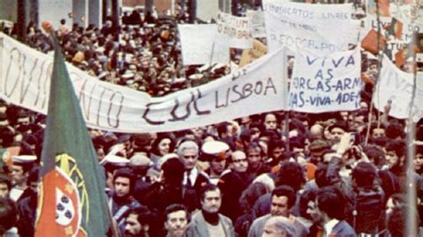 1974|Revolução dos Cravos: o fim do salazarismo em。